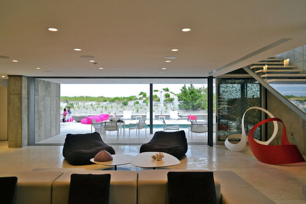 bbs-panel-home-poolside-terrace-borders-beach-31-family.jpg