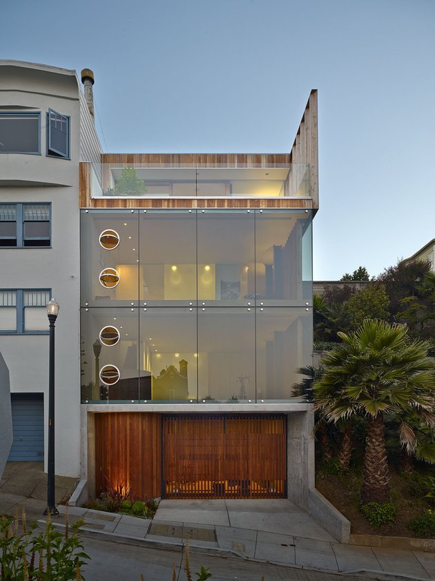garage-upper-deck-connects-glass-home-slope-3-exterior.jpg