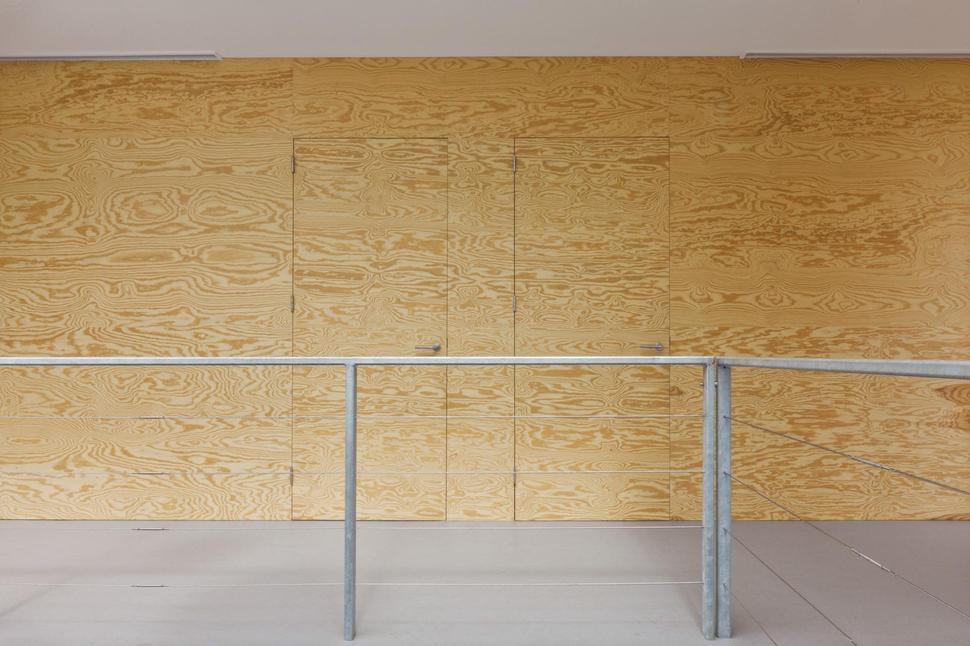 minimalist-home-uses-pine-ply-design-elements-7-mezzanine.jpg