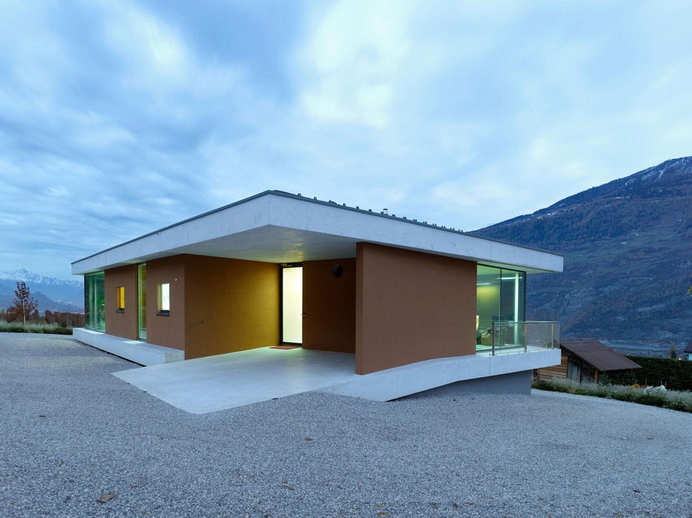 concrete-homesurrounded-vineyard-shades-brown-7-entry.jpg