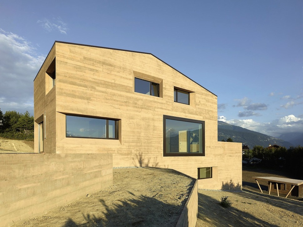 hillside-house-with-wood-look-concrete-covering-12-side-slight-angle.jpg