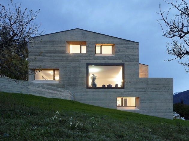 hillside house with wood look concrete covering 2 evening side straight thumb 630xauto 39055 House With Wood Look Concrete Covering