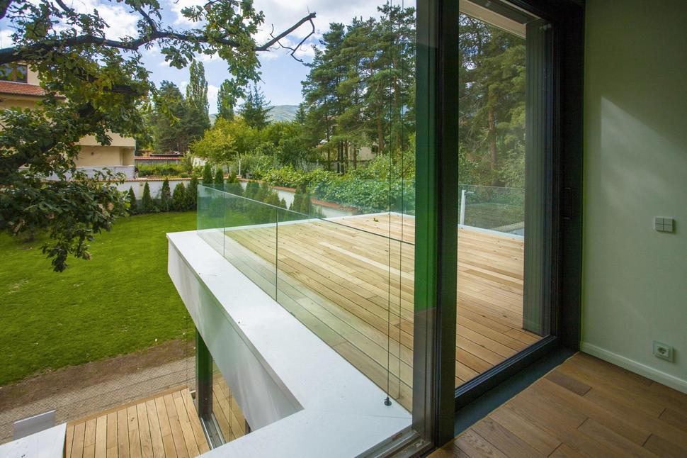 home-incorporates-thermal-balance-oaks-design-13-upper-deck.jpg
