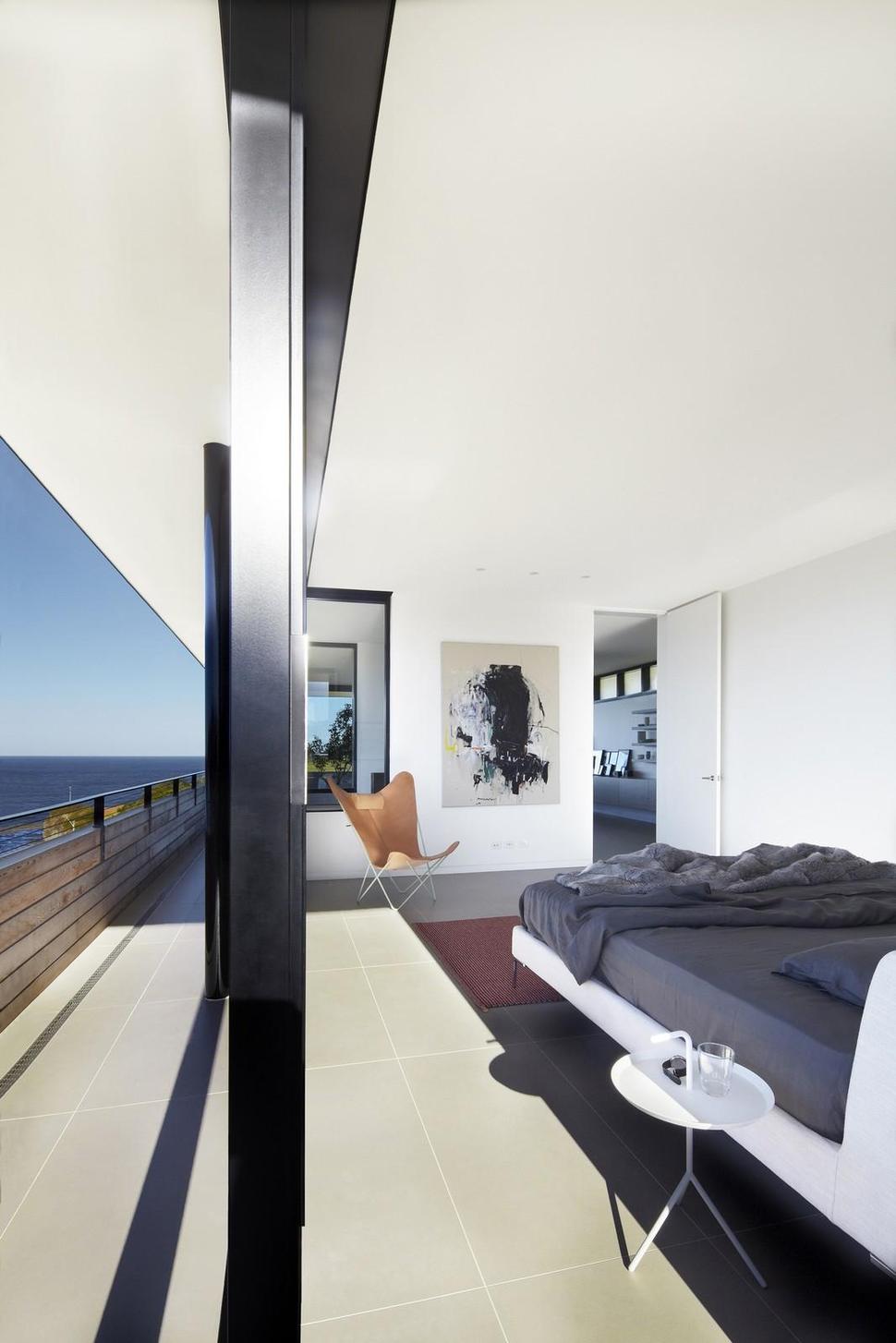 ocean-front-home-270-deg-views-elevated-perch-20-master-bed.jpg