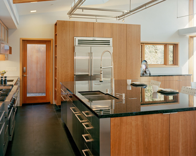 4200sqft-home-designed-around-cooking-views-9-kitchen.jpg