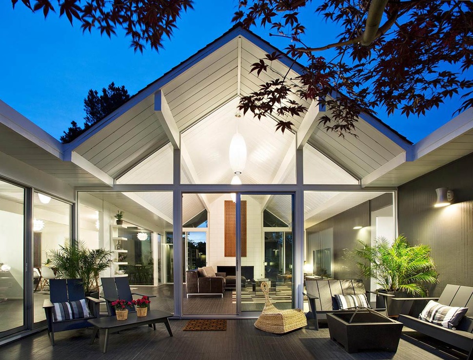 Interior Courtyard Surrounded by 4 Gables: House by Klopf Architecture