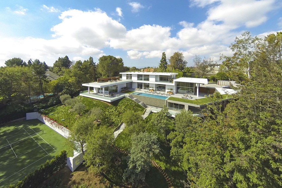 luxury-los-angeles-house-with-rooftop-decks-2-far-angle.jpg