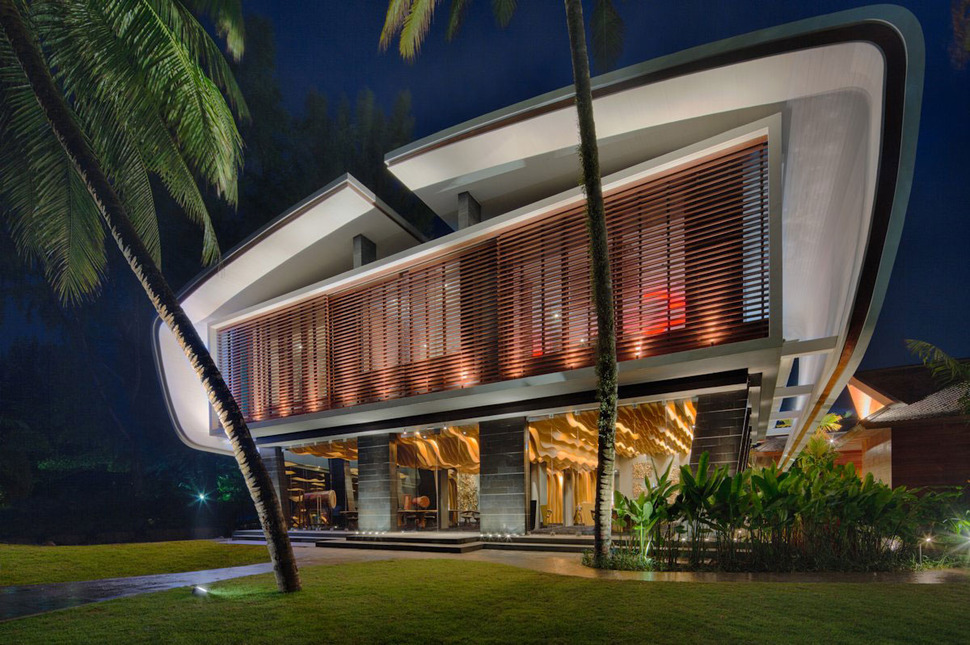 ultimate-ultramodern-seaside-getaway-villa-with-restaurant-9-complex-rear.jpg