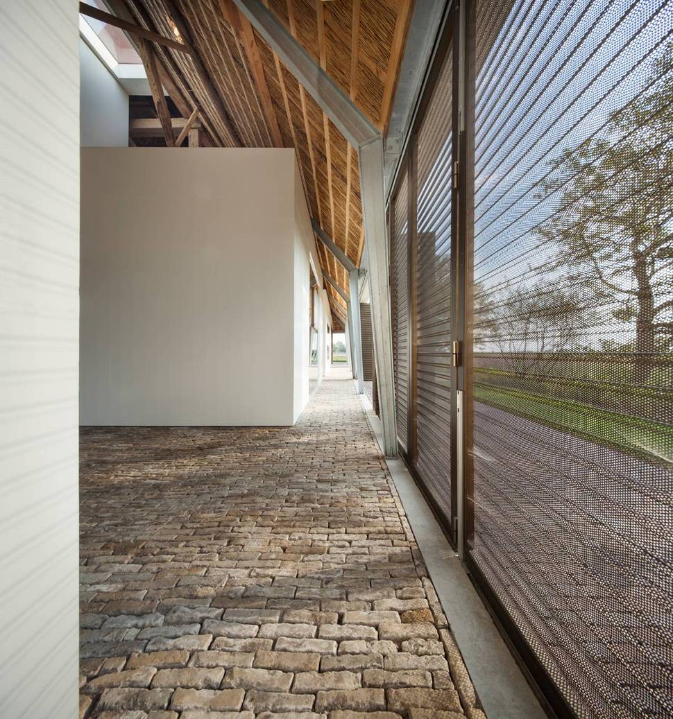 historic-dutch-farm-buildings-hide-modern-homes-11-configurable-walls.jpg