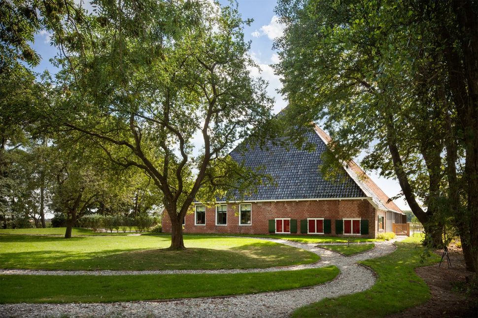 historic-dutch-farm-buildings-hide-modern-homes-9-stables.jpg