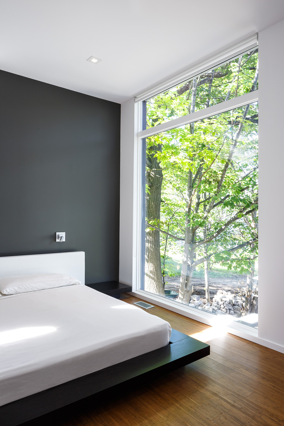 modern-riverside-home-christopher-simmonds-architect-11-bed.jpg