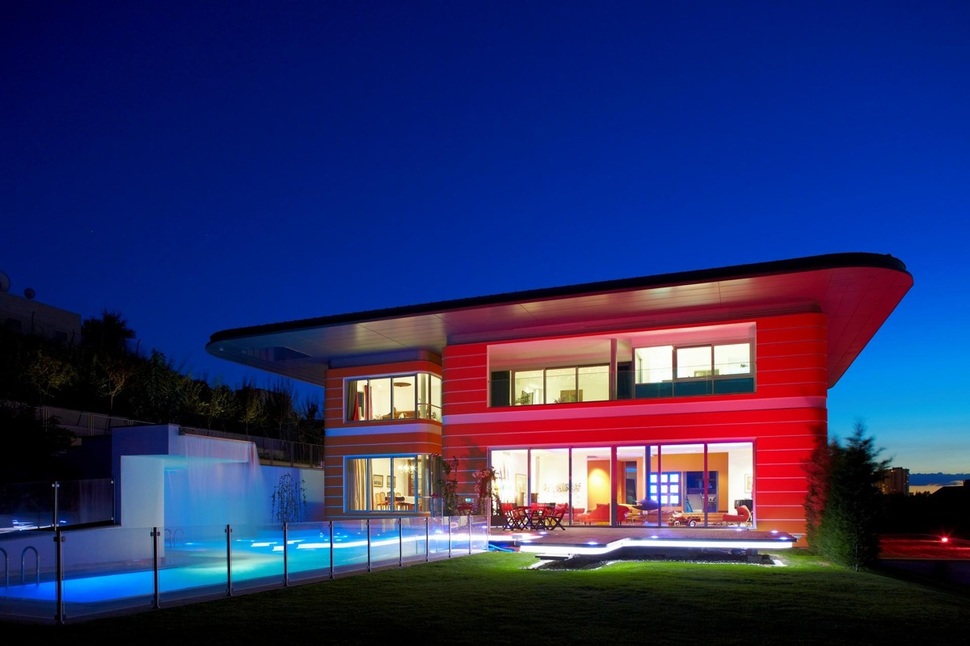 ultramodern-house-with-vibrant-lighting-design-focus-4-rear-night.jpg