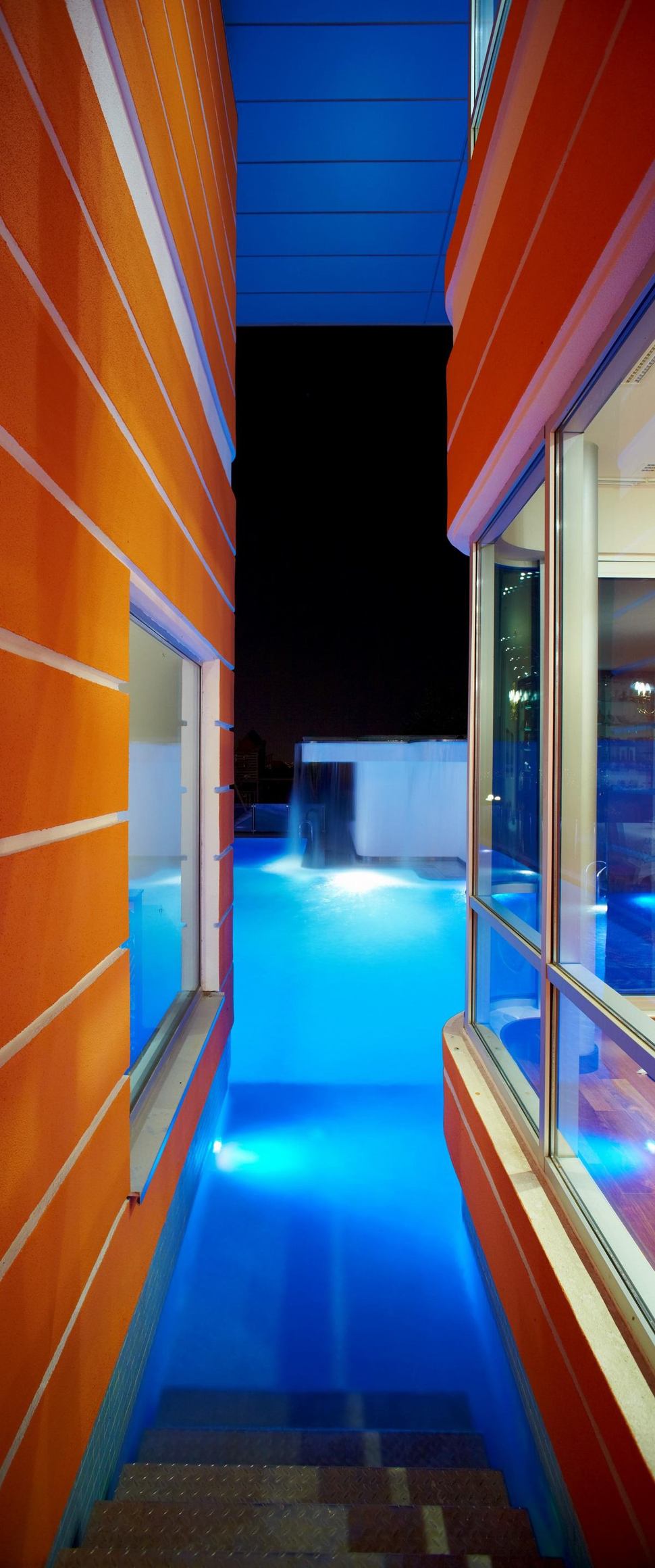 ultramodern-house-with-vibrant-lighting-design-focus-7-stairs-inside.jpg