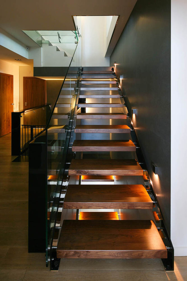glass-elevator-multiple-levels-slope-house-28-stairs.jpg