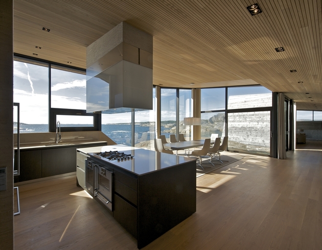 oceanfront-home-landscape-boulders-10-kitchen.jpg