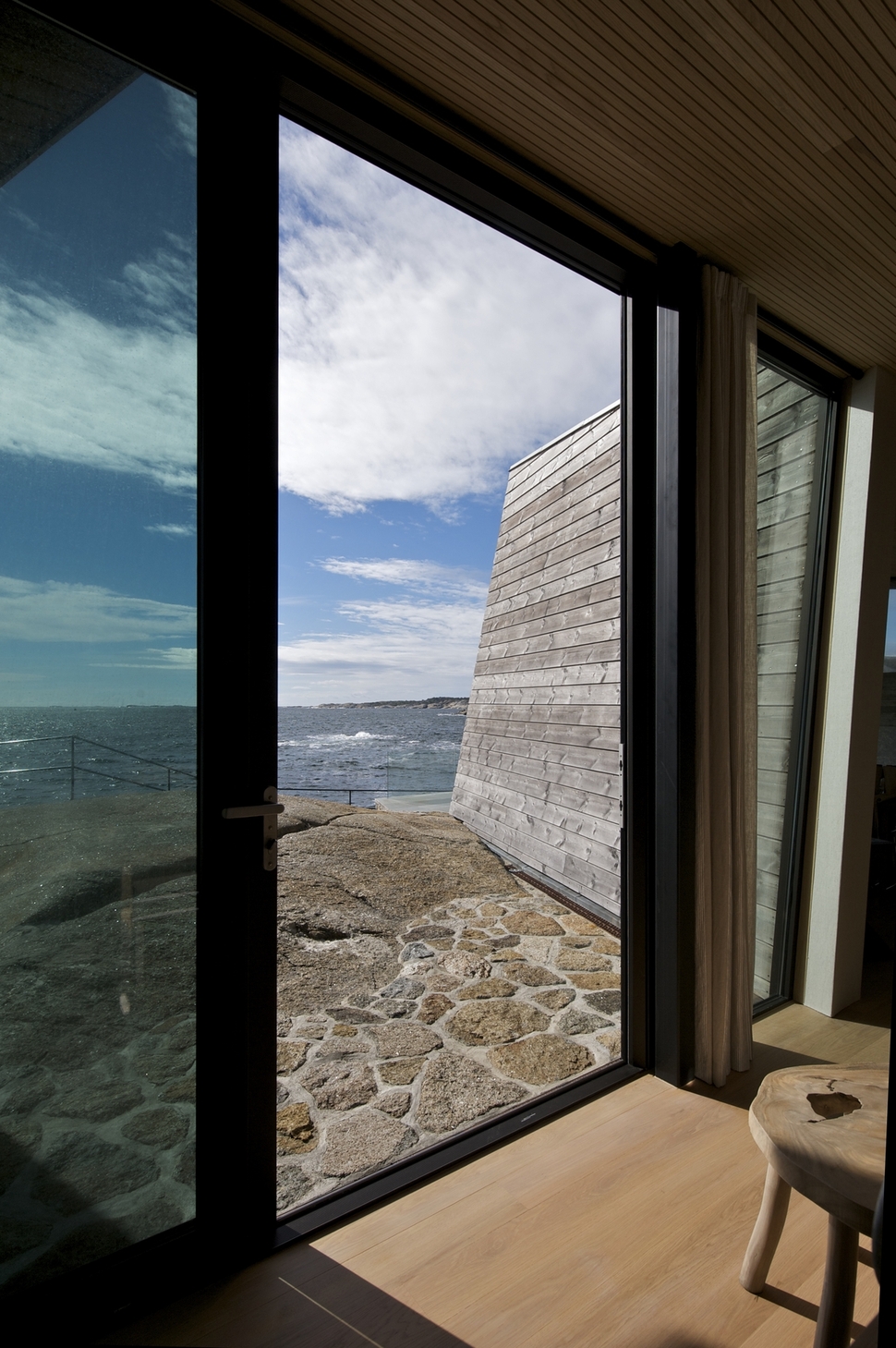 oceanfront-home-landscape-boulders-12-patio.jpg