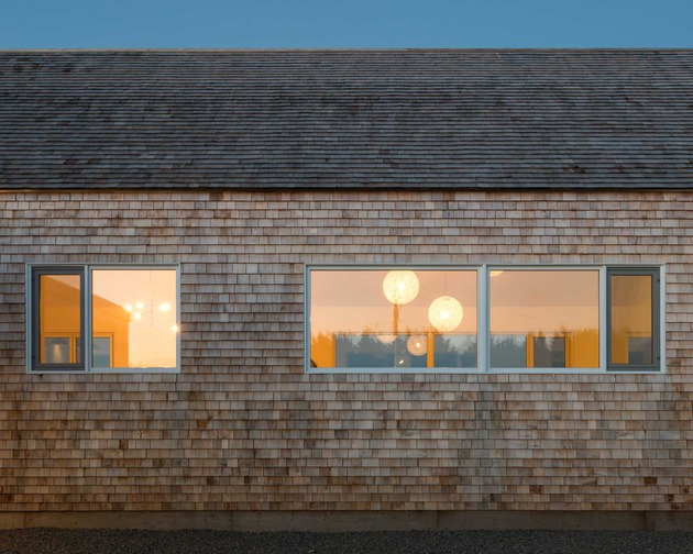 slope-house-minimalist-gabled-profile-omar-gandhi-architects-15.jpg