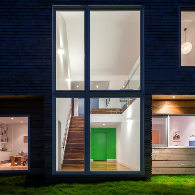 slope-house-minimalist-gabled-profile-omar-gandhi-architects-9.jpg
