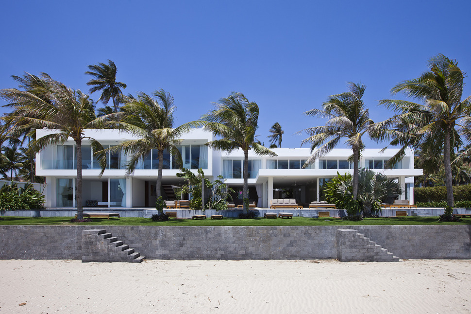 three-seaside-villas-infinity-pools-beachfront-access-2-beachfront.jpg