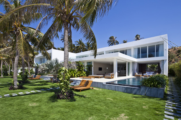 three-seaside-villas-infinity-pools-beachfront-access-5-back.jpg