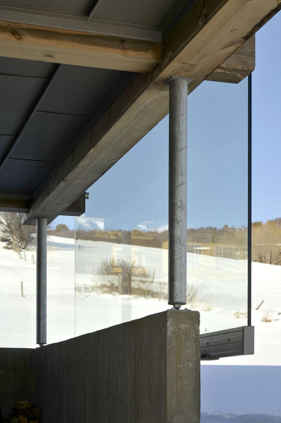 timber-log-house-contemporary--assemblage-jva-6-glazing-detail.jpg