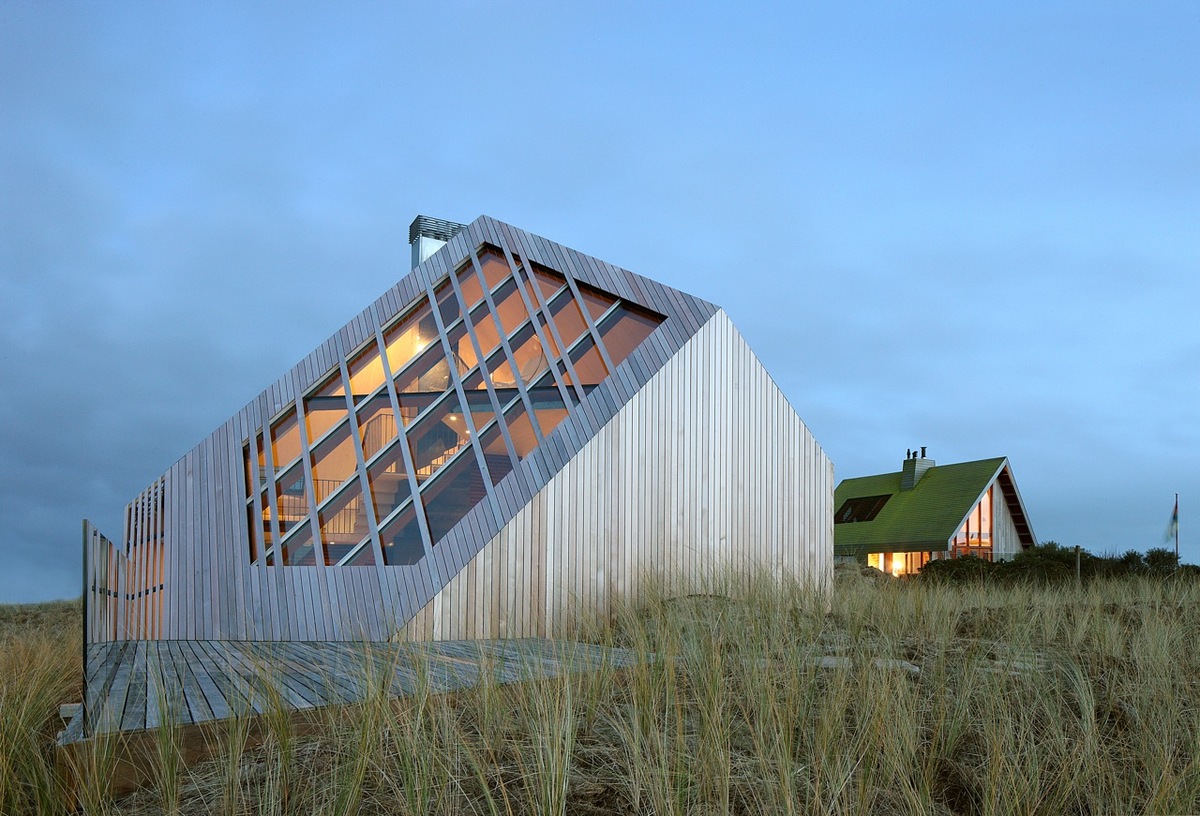 turtle-roof-wooden-cottage-eco-bio-fuel-heating-2.jpeg