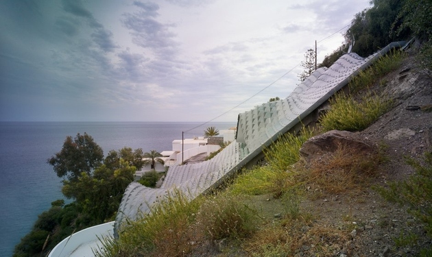 cliff-house-in-spain-7.jpg