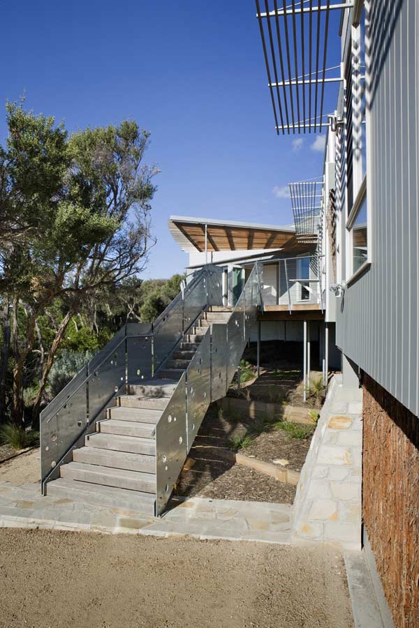australian beachfront house marcus oreilly 2 Australian Beachfront House   low maintenance and sustainable