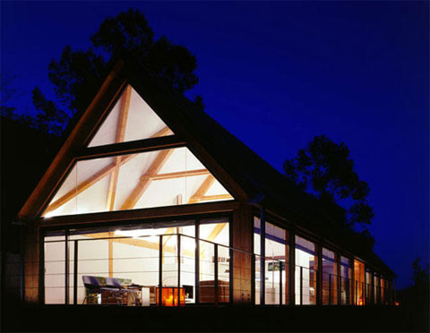 Contemporary Twist on the Barn House – Plentzia 79 House by AV62 Arquitectos
