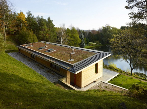 award winning eco house 7 Waterfront Eco Cottage strikes a balance between beauty and brains!