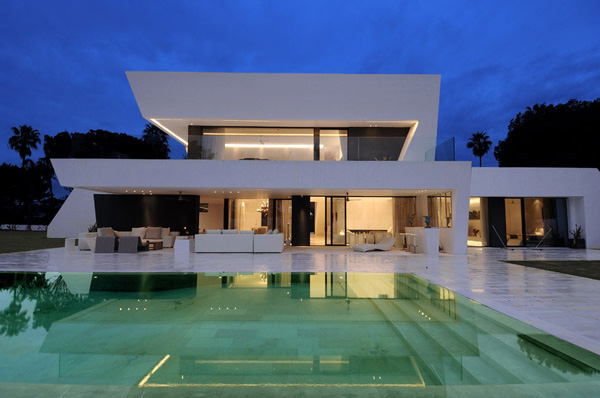 awesome modern house mediterranean coast 1 Awesome Modern House – Vacation House on Mediterranean Coast