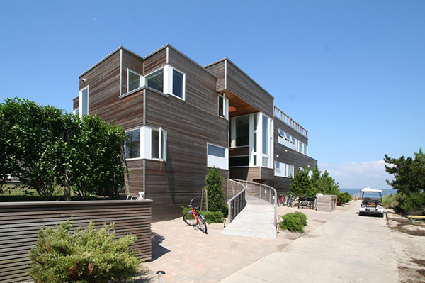 bay view house design 1 Bay View House Design: Natural, Modern Vacation Home