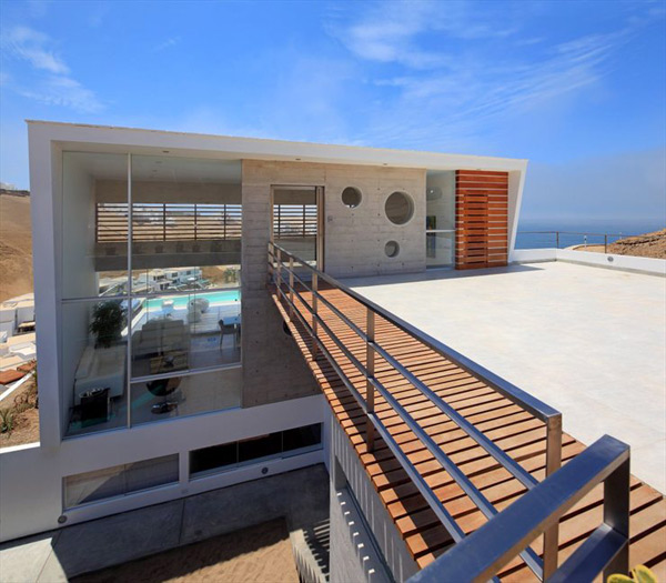 beachfront outdoor living house 1