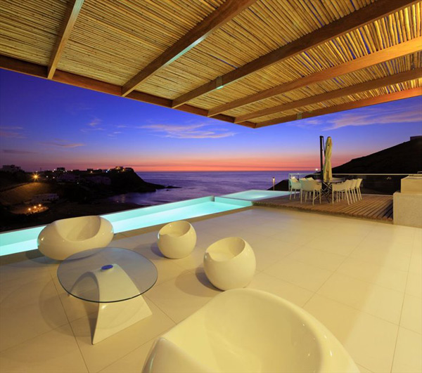 beachfront outdoor living house 7