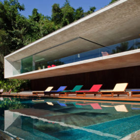 Beach-front Designs: Brazilian Beach House is spectacular