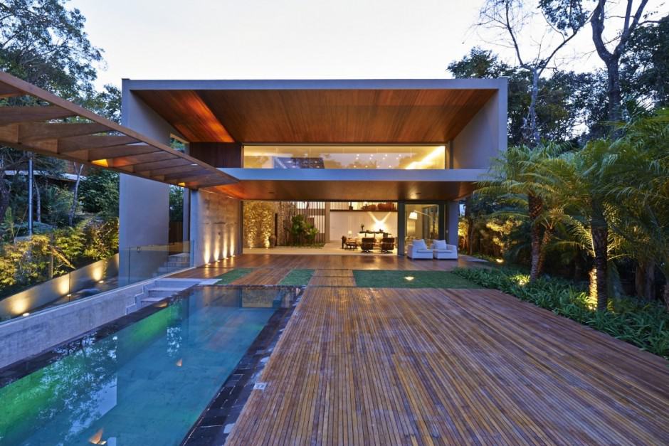 Brazil House with Luxe Garden and Outdoor Living Layout