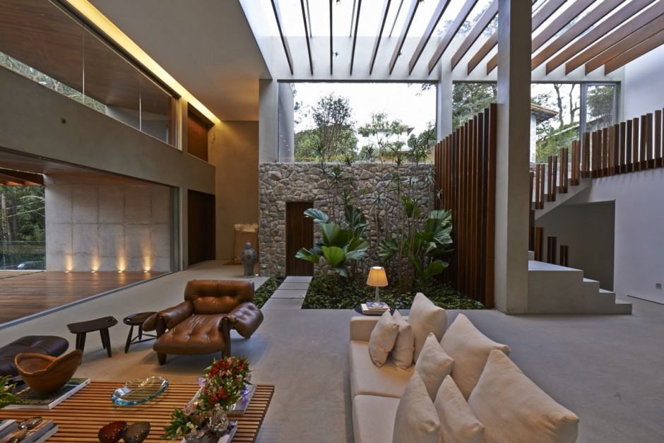brazil-house-with-luxe-garden-and-outdoor-living-layout-12.jpg