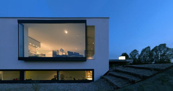 breda woonhuis 2 Modern Custom House Design in the Netherlands   the windows!