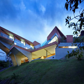 Cantilever House Design by Brazil Architecture Firm