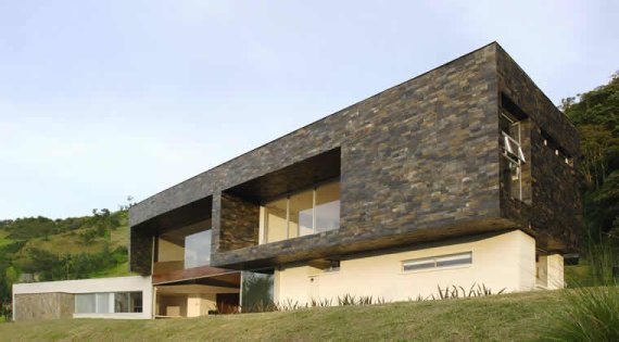 Modern Columbian Casa by Jaime Rendon Arquitectos