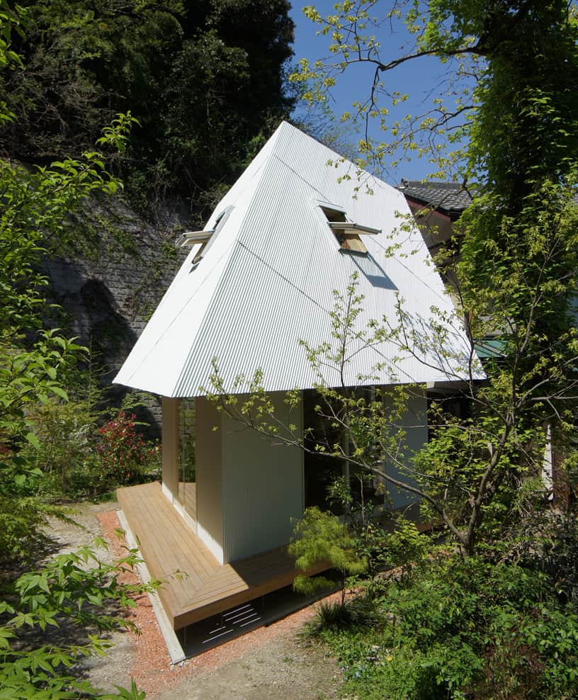 compact diamond shaped house plan yuji tanabe 4 through plants