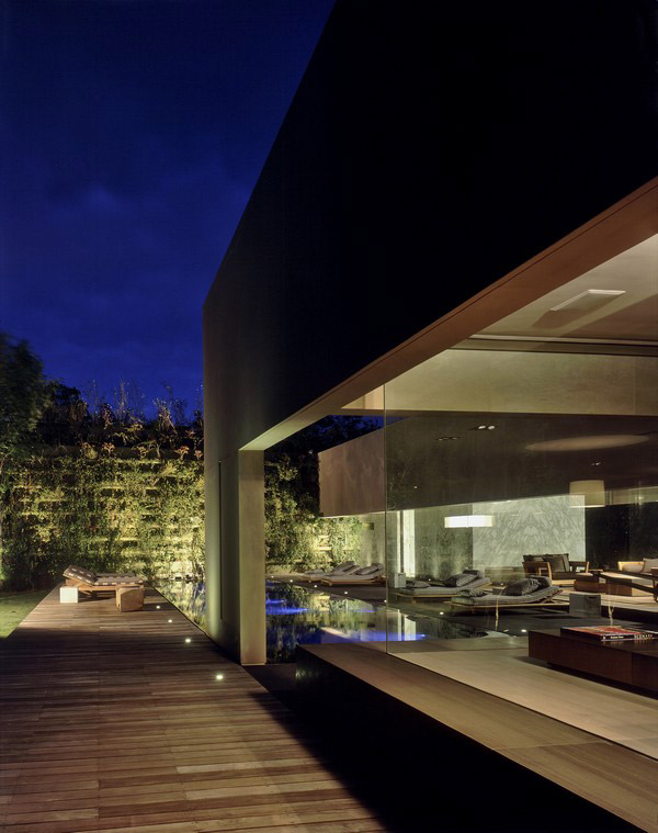 contemporary-mexican-architecture-glass-walls-outdoor-living-1.jpg