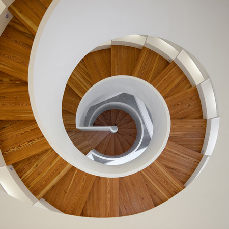 contemporary portuguese architecture spiral staircase 2 Contemporary Portuguese Architecture – Spiral Staircase for 6,000 Books