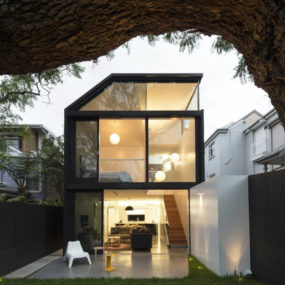 Cool glass extension gives traditional home a modern edge