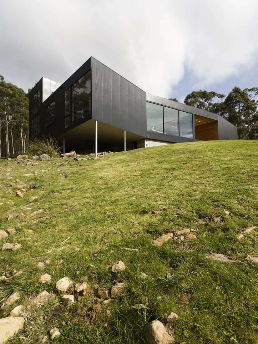 courtyard house built for severe tasmanian weather 3 from below angle