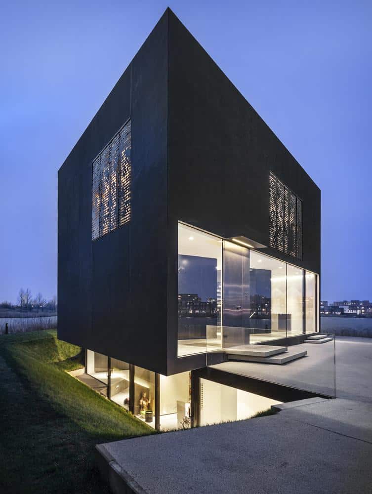 diamond-shaped-house-with-curving-glass-windows-7-hidden-floor.jpg