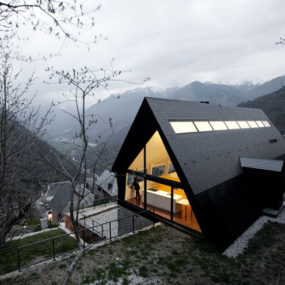 Extraordinary House Design with Extraordinary Views of Pyrenees