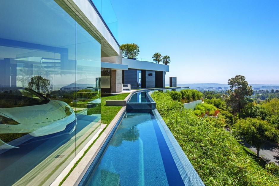 extravagant-contemporary-beverly-hills-mansion-with-creatively-luxurious-details-6-stream.jpg