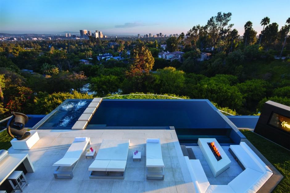 extravagant-contemporary-beverly-hills-mansion-with-creatively-luxurious-details-8-pool.jpg