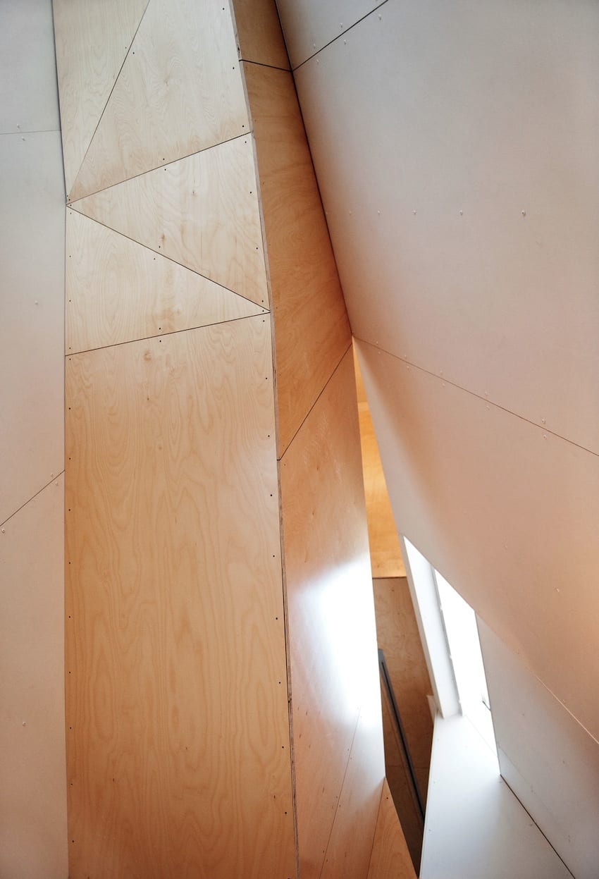 geometric norwegian house with creative interior fixtures 16 wood geometry